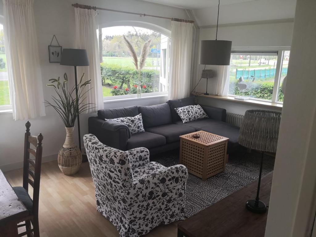 Vakantiehuisje 'De Uithof' Villa Oosterhesselen Buitenkant foto